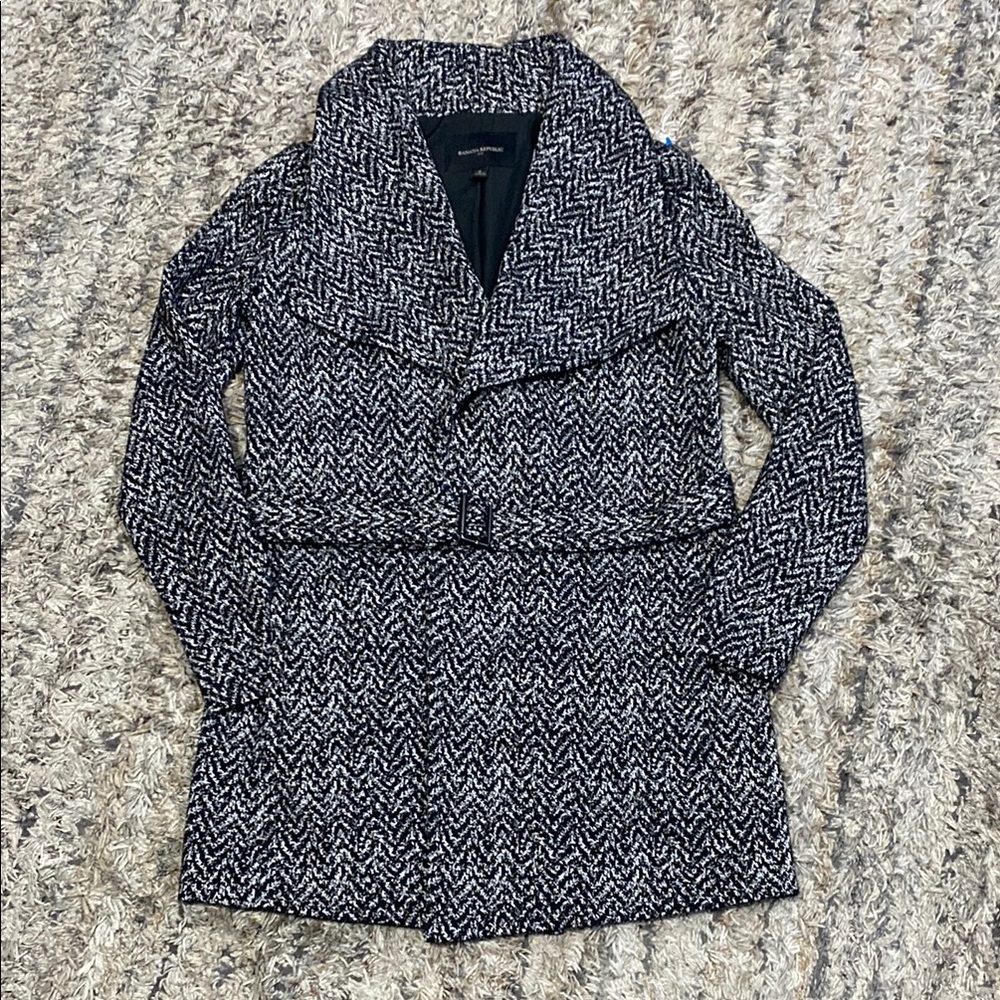 Banana republic, lightweight, large lapel, belted, jacket, black white size 0